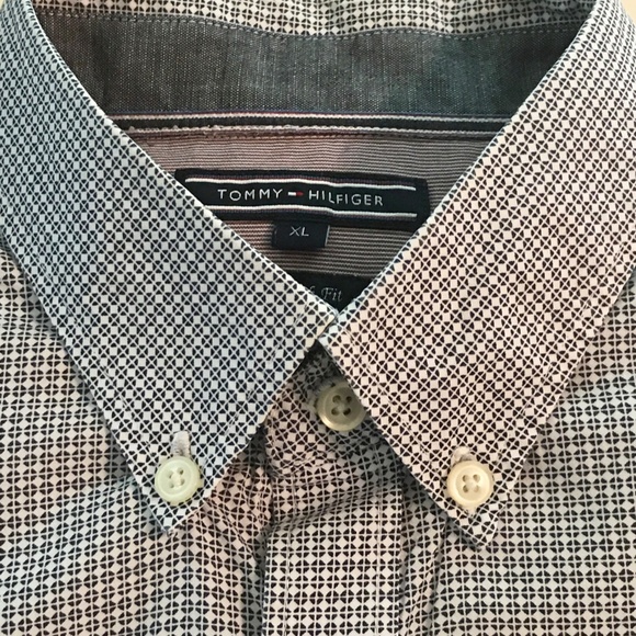 TOMMY HILFIGER 100% COTTON SHIRT SIZE XL - Picture 4 of 8